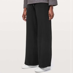 Lululemon On The Fly Pant *Wide Leg Woven 31.5" Black Size 6